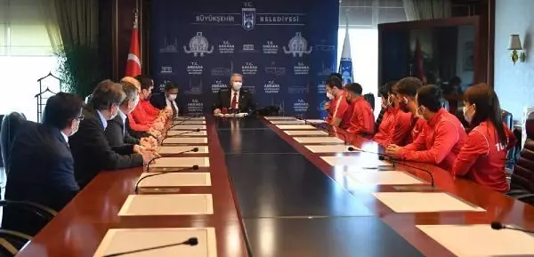 SPOR ASKİ Sporlu milli sporcular Mansur Yavaş'ı ziyaret etti SPOR ASKİ Sporlu milli sporcular Mansur Yavaş'ı ziyaret etti