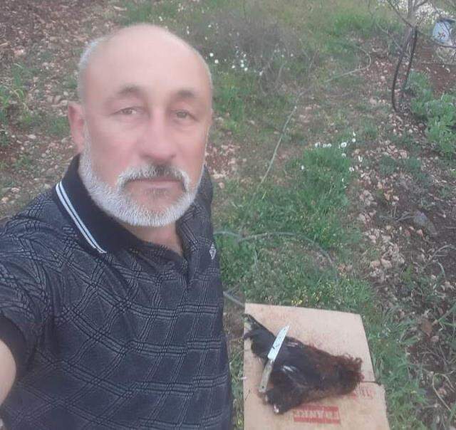 Av tüfeğiyle eski eşinin evinin önüne gelen adam kafasına ateş ederek canına kıydı