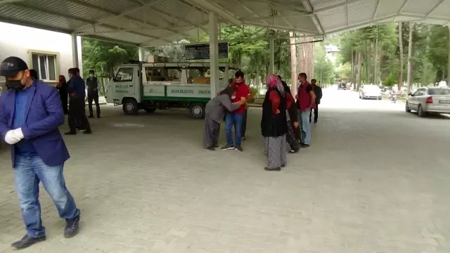 Av tüfeğiyle genç kadını öldüren zanlı tutuklandı Av tüfeğiyle genç kadını öldüren zanlı tutuklandı