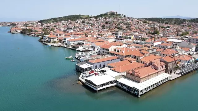 Ayvalık 'Tam Kapanma' öncesinde doldu taştı Ayvalık 'Tam Kapanma' öncesinde doldu taştı