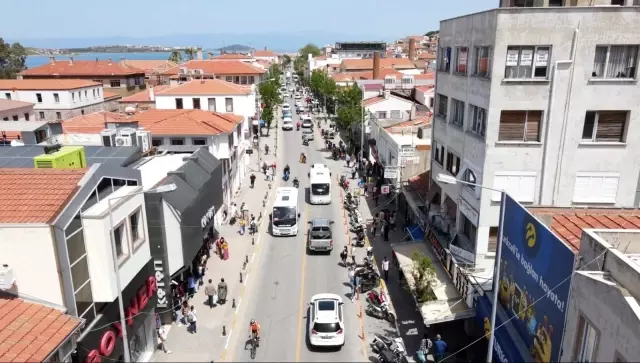 Ayvalık 'Tam Kapanma' öncesinde doldu taştı Ayvalık 'Tam Kapanma' öncesinde doldu taştı