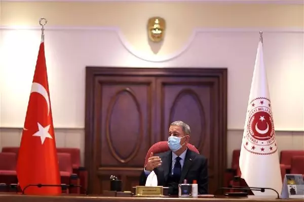 Bakan Akar, Avrupa'daki Türk dernek temsilcileri ile görüştü Bakan Akar, Avrupa'daki Türk dernek temsilcileri ile görüştü