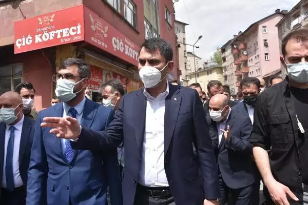 Son dakika! Bakan Kurum, kent merkezinde incelemelerde bulunarak esnaflarla sohbet etti Son dakika! Bakan Kurum, kent merkezinde incelemelerde bulunarak esnaflarla sohbet etti