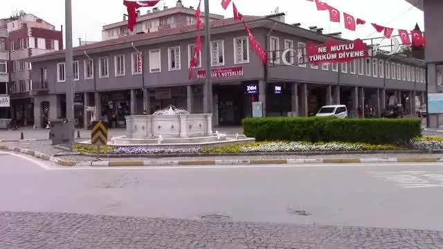 BALIKESİR - 17 günlük 'tam kapanma' başladı BALIKESİR - 17 günlük 'tam kapanma' başladı