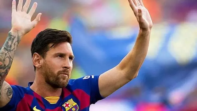 Barcelona'nın toplantıya çağırdığı Messi, 'Kalmak istemiyorum' çıkışını yaptı ve Yönetim bunun üzerine, 'Yanına Haaland'ı getirelim' dedi Barcelona'nın toplantıya çağırdığı Messi, 'Kalmak istemiyorum' çıkışını yaptı ve Yönetim bunun üzerine, 'Yanına Haaland'ı getirelim' dedi