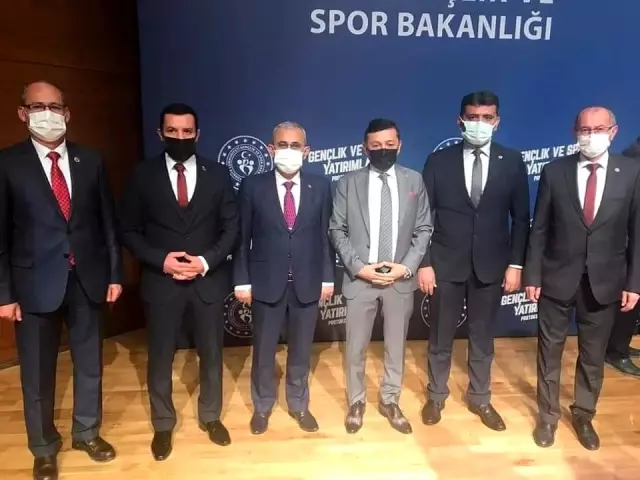 Başkan Gürel: 'İlçemize yapılacak yatırımlar için Gençlik ve Spor Bakanlığı ile protokol imzalandı' Başkan Gürel: 'İlçemize yapılacak yatırımlar için Gençlik ve Spor Bakanlığı ile protokol imzalandı'