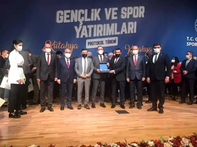 Başkan Gürel: 'İlçemize yapılacak yatırımlar için Gençlik ve Spor Bakanlığı ile protokol imzalandı' Başkan Gürel: 'İlçemize yapılacak yatırımlar için Gençlik ve Spor Bakanlığı ile protokol imzalandı'