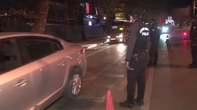 Son dakika haberi! Başkent'te kapanma başladı, polis ekipleri tek tek kontrol etti Son dakika haberi! Başkent'te kapanma başladı, polis ekipleri tek tek kontrol etti