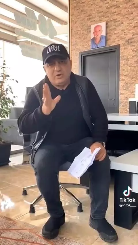 Bekçilere hakaret eden şahıs özür diledi: 'Esnaf olarak utandım' Bekçilere hakaret eden şahıs özür diledi: 'Esnaf olarak utandım'