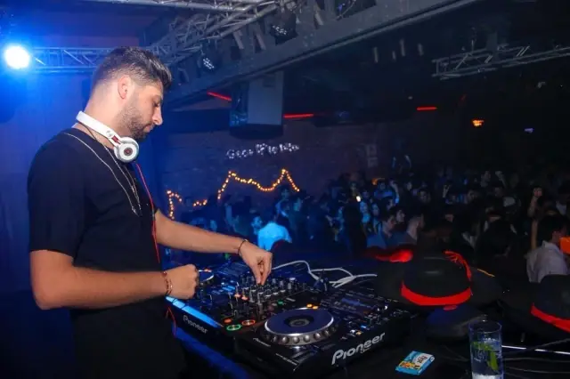 Berç Polat, Dj'lik mesleğinin inceliklerini anlattı Berç Polat, Dj'lik mesleğinin inceliklerini anlattı