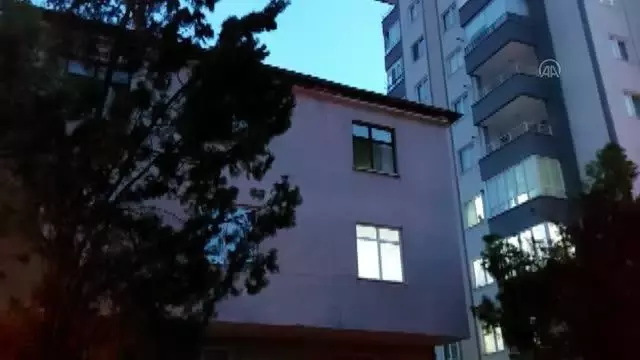 Bir evde, yemeğin ocakta unutulmasıyla çıkan yangın söndürüldü Bir evde, yemeğin ocakta unutulmasıyla çıkan yangın söndürüldü