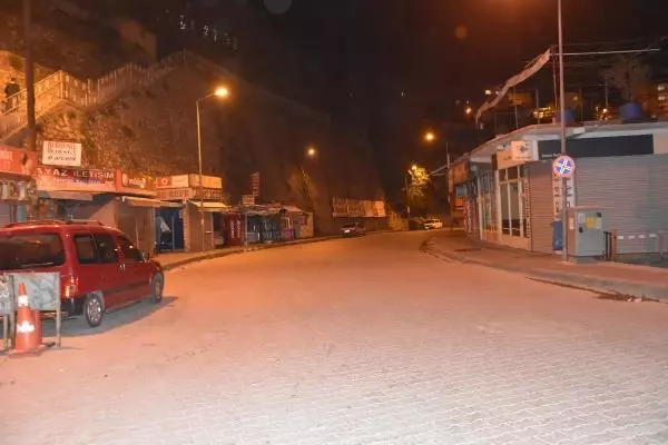 BİTLİS'TE SOKAKLAR BOŞ KALDI BİTLİS'TE SOKAKLAR BOŞ KALDI