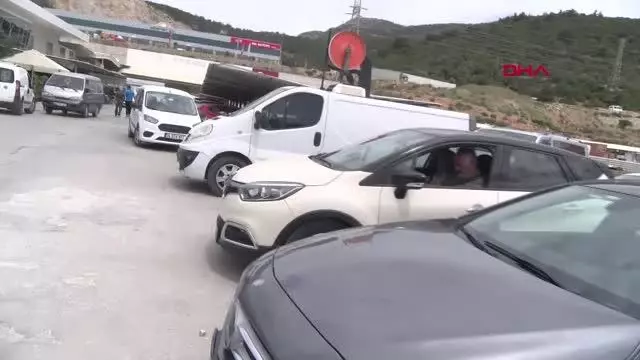 BODRUM'DA TAM KAPANMA ÖNCESİ CADDE VE SOKAKLARDA YOĞUNLUK BODRUM'DA TAM KAPANMA ÖNCESİ CADDE VE SOKAKLARDA YOĞUNLUK