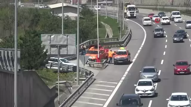 Bolu Dağı'nda yol yapım ve araç arızaları yoğun trafik oluşturuyor Bolu Dağı'nda yol yapım ve araç arızaları yoğun trafik oluşturuyor