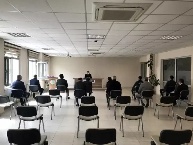 Burhaniye'de tam kapanma toplantısı Burhaniye'de tam kapanma toplantısı
