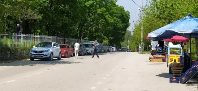17 günlük kısıtlama öncesi kaynak suyuna akın ediyorlar 17 günlük kısıtlama öncesi kaynak suyuna akın ediyorlar