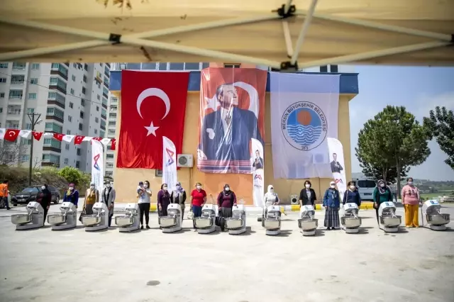 Büyükşehir Belediyesinden Tarsuslu kadınlara 25 hamur yoğurma makinesi Büyükşehir Belediyesinden Tarsuslu kadınlara 25 hamur yoğurma makinesi