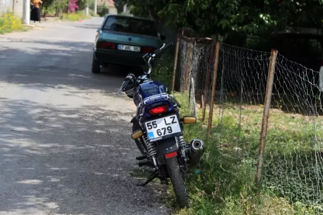 Çaldıkları motosiklet arızalandı, yardım etmek isteyenlere 'çalıntı abi dikkat et' dediler Çaldıkları motosiklet arızalandı, yardım etmek isteyenlere 'çalıntı abi dikkat et' dediler