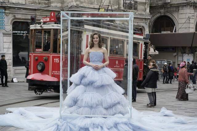 Camdaki Kız Nalan kimdir? Camdaki Kız Burcu Biricik kimdir? Burcu Biricik kaç yaşında, nereli, filmleri? Camdaki Kız konusu nedir? Camdaki Kız Nalan kimdir? Camdaki Kız Burcu Biricik kimdir? Burcu Biricik kaç yaşında, nereli, filmleri? Camdaki Kız konusu nedir?