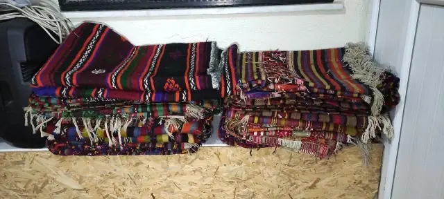 Öğle vakti camiden çalınan kilimler, ekiplerin çalışması sonucu bulunarak yatsı namazına yetiştirildi Öğle vakti camiden çalınan kilimler, ekiplerin çalışması sonucu bulunarak yatsı namazına yetiştirildi