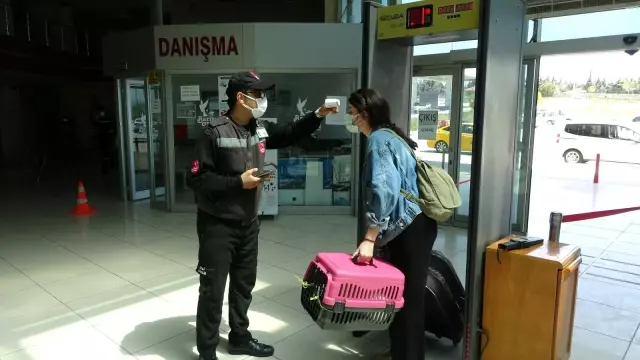 Çanakkale'de 'tam kapanma' öncesi korkutan yoğunluk yaşanmadı Çanakkale'de 'tam kapanma' öncesi korkutan yoğunluk yaşanmadı