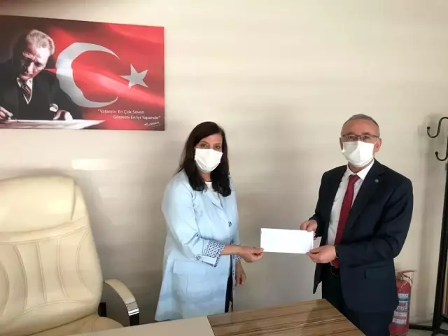 Çankırılı Bürokratlar ve İşadamları Birliği Genel Sekreteri Irmak'tan 200 TL'lik hediye alışveriş çeki Çankırılı Bürokratlar ve İşadamları Birliği Genel Sekreteri Irmak'tan 200 TL'lik hediye alışveriş çeki