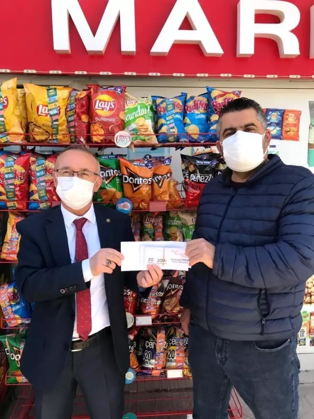 Çankırılı Bürokratlar ve İşadamları Birliği Genel Sekreteri Irmak'tan 200 TL'lik hediye alışveriş çeki Çankırılı Bürokratlar ve İşadamları Birliği Genel Sekreteri Irmak'tan 200 TL'lik hediye alışveriş çeki