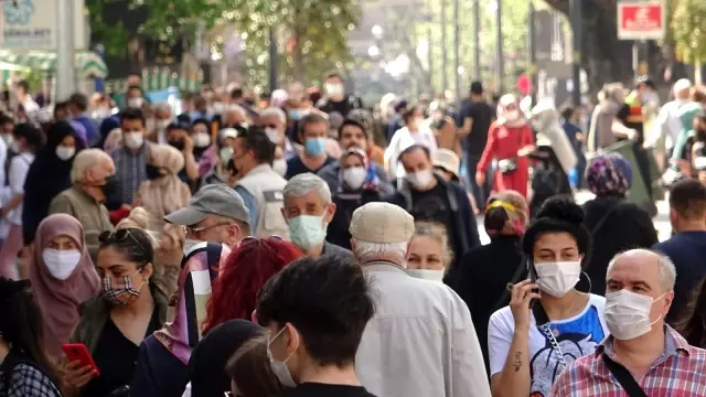 Çarşı ve pazarda bayram havası Çarşı ve pazarda bayram havası