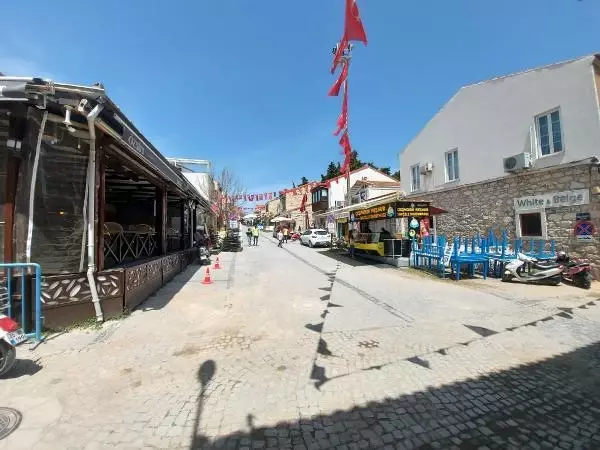 İZMİR ÇEŞME'DE '17 GÜNLÜK TATİL PAKETLERİ ' BEKLENEN İLGİYİ GÖRMEDİ İZMİR ÇEŞME'DE '17 GÜNLÜK TATİL PAKETLERİ ' BEKLENEN İLGİYİ GÖRMEDİ