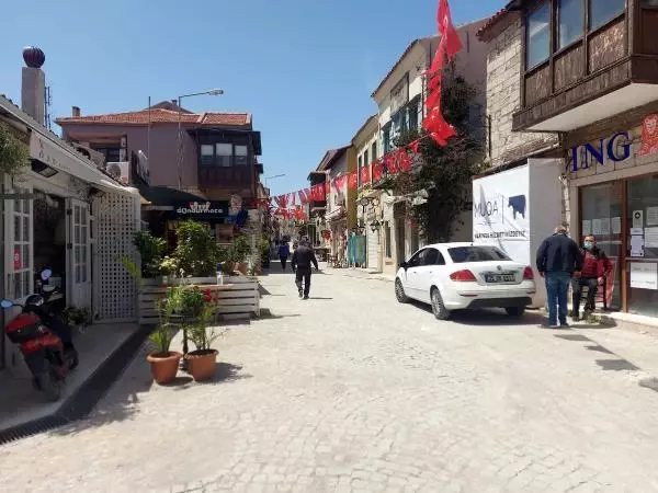 İZMİR ÇEŞME'DE '17 GÜNLÜK TATİL PAKETLERİ ' BEKLENEN İLGİYİ GÖRMEDİ İZMİR ÇEŞME'DE '17 GÜNLÜK TATİL PAKETLERİ ' BEKLENEN İLGİYİ GÖRMEDİ