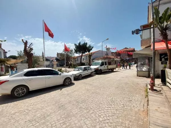 İZMİR ÇEŞME'DE '17 GÜNLÜK TATİL PAKETLERİ ' BEKLENEN İLGİYİ GÖRMEDİ İZMİR ÇEŞME'DE '17 GÜNLÜK TATİL PAKETLERİ ' BEKLENEN İLGİYİ GÖRMEDİ