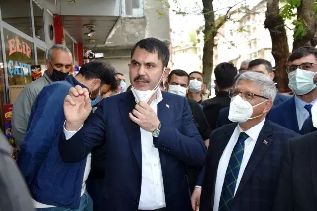Son dakika! Bakan Kurum, kent merkezinde incelemelerde bulunarak esnaflarla sohbet etti Son dakika! Bakan Kurum, kent merkezinde incelemelerde bulunarak esnaflarla sohbet etti