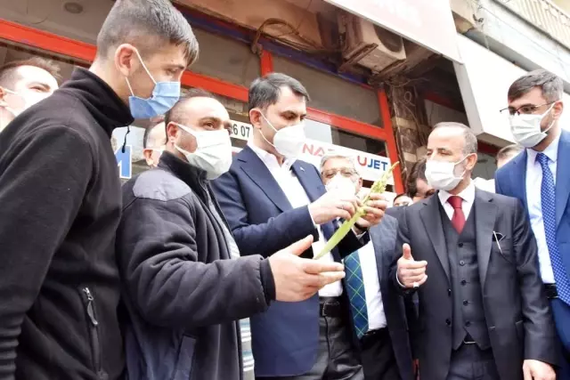 Son dakika! Bakan Kurum, kent merkezinde incelemelerde bulunarak esnaflarla sohbet etti Son dakika! Bakan Kurum, kent merkezinde incelemelerde bulunarak esnaflarla sohbet etti