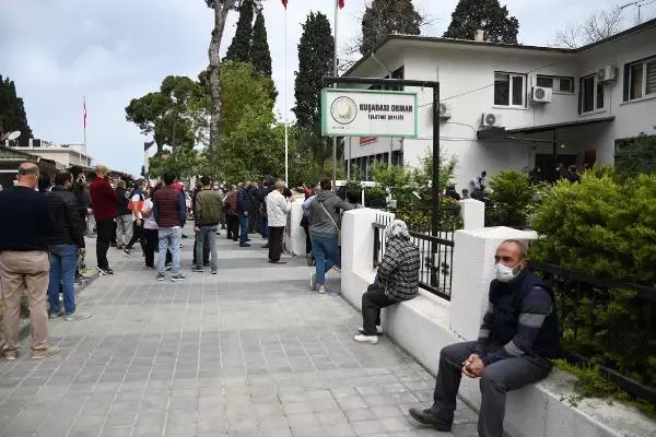 ÇİFTÇİLERİN TAM KAPANMAYA SAATLER KALA 'İZİN BELGESİ' KUYRUĞU ÇİFTÇİLERİN TAM KAPANMAYA SAATLER KALA 'İZİN BELGESİ' KUYRUĞU