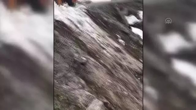 Çığ nedeniyle kapanan Camili Havzası kara yolu trafiğe açıldı Çığ nedeniyle kapanan Camili Havzası kara yolu trafiğe açıldı