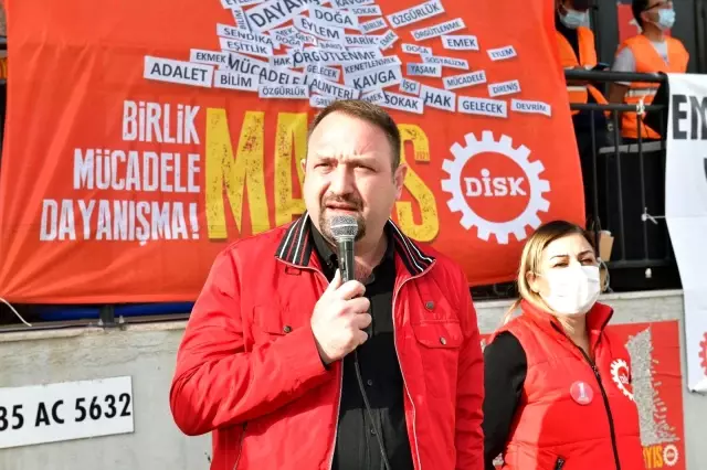 Çiğli Belediyesi çalışanları 1 Mayıs'ı erken kutladı Çiğli Belediyesi çalışanları 1 Mayıs'ı erken kutladı