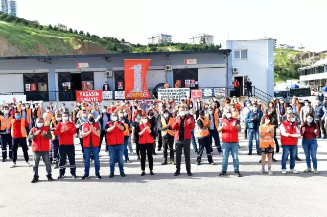 Çiğli Belediyesi çalışanları 1 Mayıs'ı erken kutladı Çiğli Belediyesi çalışanları 1 Mayıs'ı erken kutladı