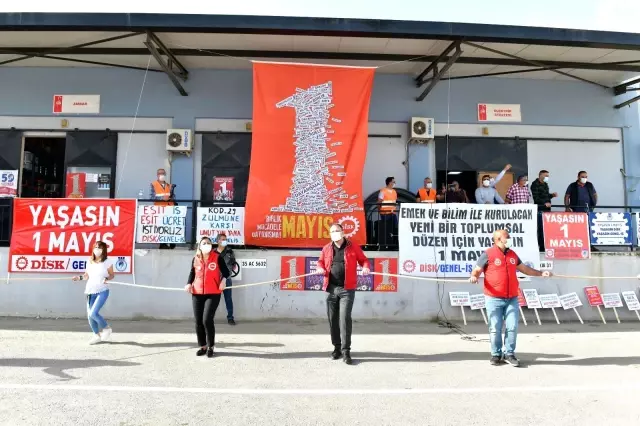 Çiğli Belediyesi çalışanları 1 Mayıs'ı erken kutladı Çiğli Belediyesi çalışanları 1 Mayıs'ı erken kutladı