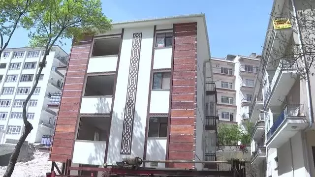 Çökme riski bulunan Açelya Apartmanı'nın çevresindeki yıkım çalışmaları bayrama kadar tamamlanacak Çökme riski bulunan Açelya Apartmanı'nın çevresindeki yıkım çalışmaları bayrama kadar tamamlanacak