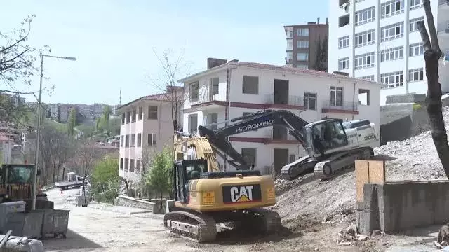 Çökme riski bulunan Açelya Apartmanı'nın çevresindeki yıkım çalışmaları bayrama kadar tamamlanacak Çökme riski bulunan Açelya Apartmanı'nın çevresindeki yıkım çalışmaları bayrama kadar tamamlanacak