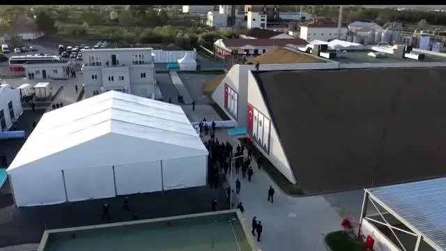 Son dakika... Cumhurbaşkanı Erdoğan: 'Artık uçak bombalarımız, mühimmatımız, füzelerimiz ve harp başlıklarımızın patlayıcıları konusunda kimseye bağımlı... Son dakika... Cumhurbaşkanı Erdoğan: 'Artık uçak bombalarımız, mühimmatımız, füzelerimiz ve harp başlıklarımızın patlayıcıları konusunda kimseye bağımlı...