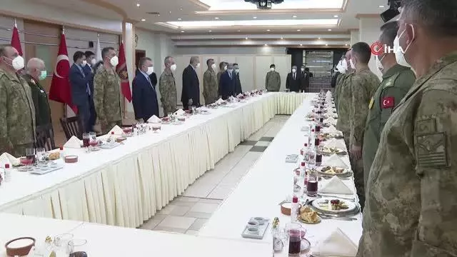 Son dakika haber: Cumhurbaşkanı Erdoğan, askerlerle iftar yaptı Son dakika haber: Cumhurbaşkanı Erdoğan, askerlerle iftar yaptı