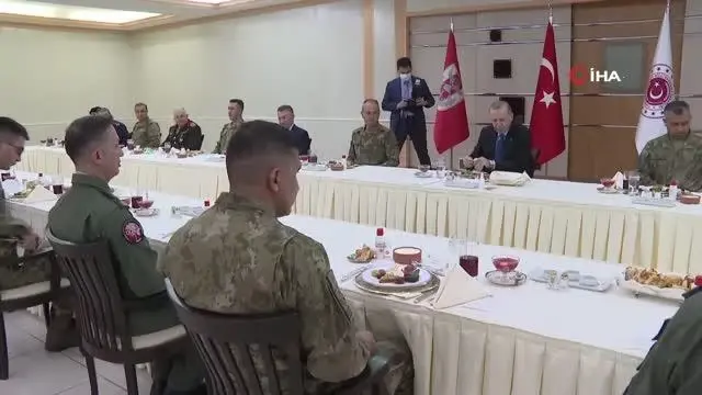 Son dakika haber: Cumhurbaşkanı Erdoğan, askerlerle iftar yaptı Son dakika haber: Cumhurbaşkanı Erdoğan, askerlerle iftar yaptı