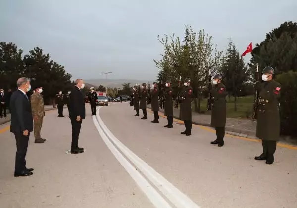Son dakika haberleri: Cumhurbaşkanı Erdoğan, askerlerle iftar yaptı Son dakika haberleri: Cumhurbaşkanı Erdoğan, askerlerle iftar yaptı
