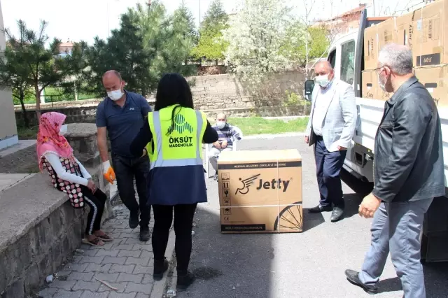 Develi'de engelli 35 aileye bayram hediyesi Develi'de engelli 35 aileye bayram hediyesi