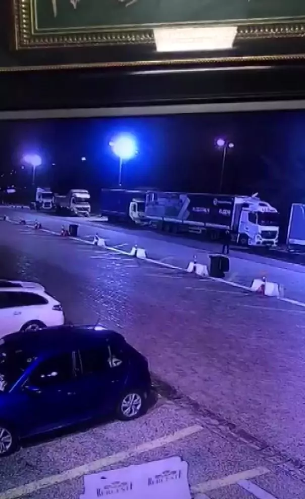 Dinlenme tesislerinde 4 bin Euro ile sır oldu Dinlenme tesislerinde 4 bin Euro ile sır oldu