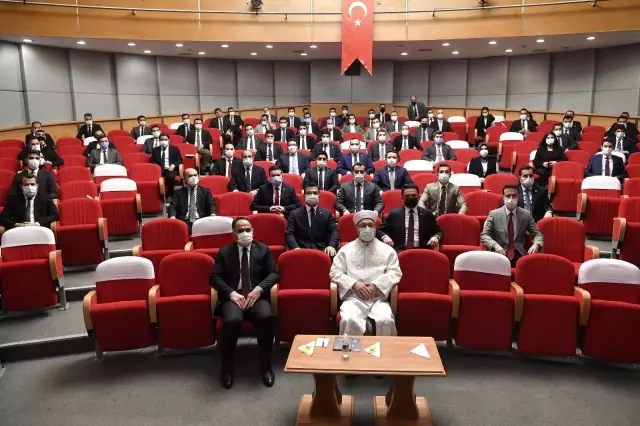 Diyanet İşleri Başkanı Erbaş: 'Ne kadar faydalı işler yaparsanız o kadar çok hayırlı bir insan olursunuz' Diyanet İşleri Başkanı Erbaş: 'Ne kadar faydalı işler yaparsanız o kadar çok hayırlı bir insan olursunuz'