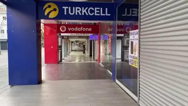 Doğu Marmara ve Batı Karadeniz'de 'tam kapanma'nın başlamasıyla sokaklar boşaldı Doğu Marmara ve Batı Karadeniz'de 'tam kapanma'nın başlamasıyla sokaklar boşaldı