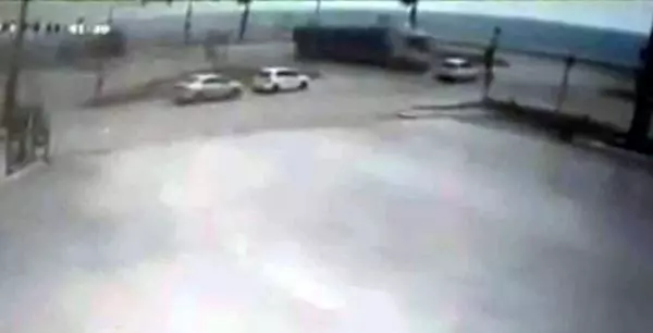 Doğum günü alışverişine giden anne kazada öldü, oğlu ve 4 yakını yaralandı Doğum günü alışverişine giden anne kazada öldü, oğlu ve 4 yakını yaralandı