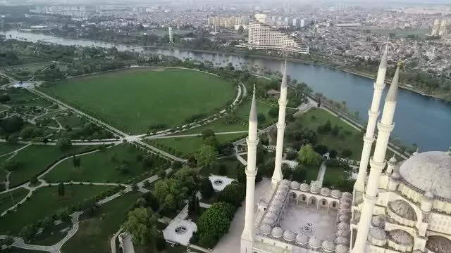Drone - Adana 'tam kapanma'nın ardından sessizliğe büründü Drone - Adana 'tam kapanma'nın ardından sessizliğe büründü